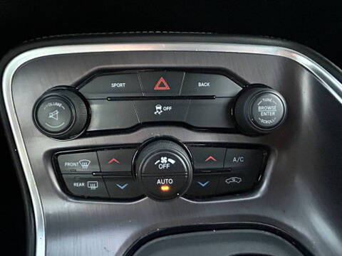 2015 Dodge Challenger SXT