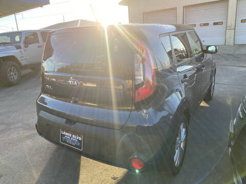 2015 Kia Soul +