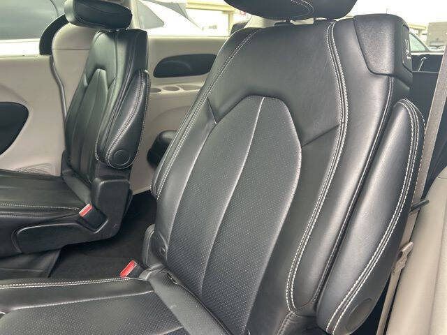 2024 Chrysler Pacifica Touring L - Photo 42