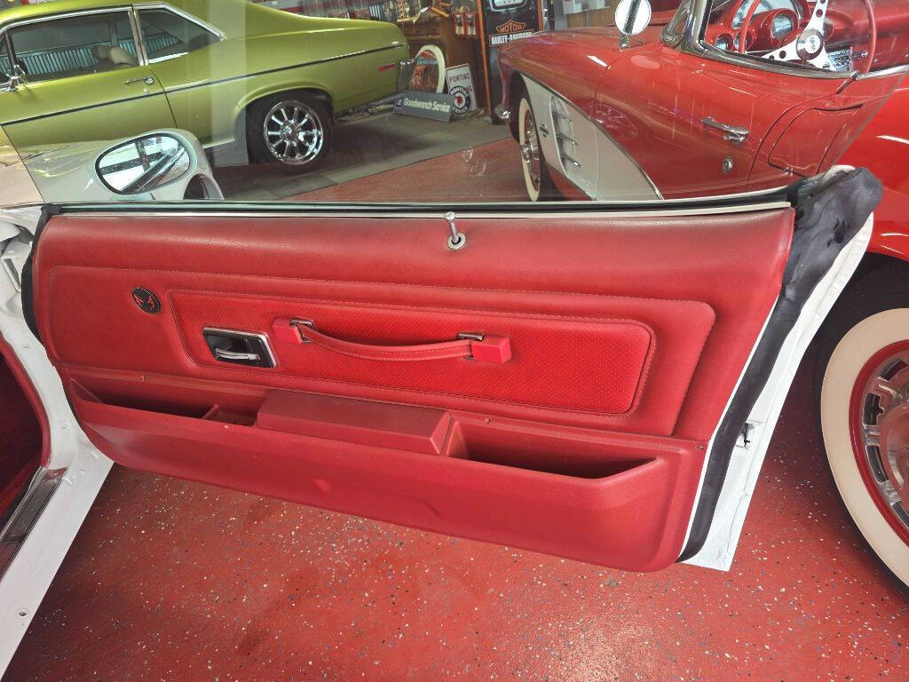 1976 Pontiac Trans Am 26