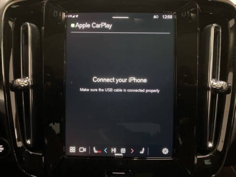 2025 Volvo XC40 B5 Plus Dark Theme