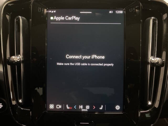 2025 Volvo XC40 B5 Plus Dark Theme