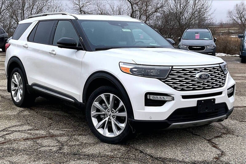 2023 Ford Explorer Platinum's photo