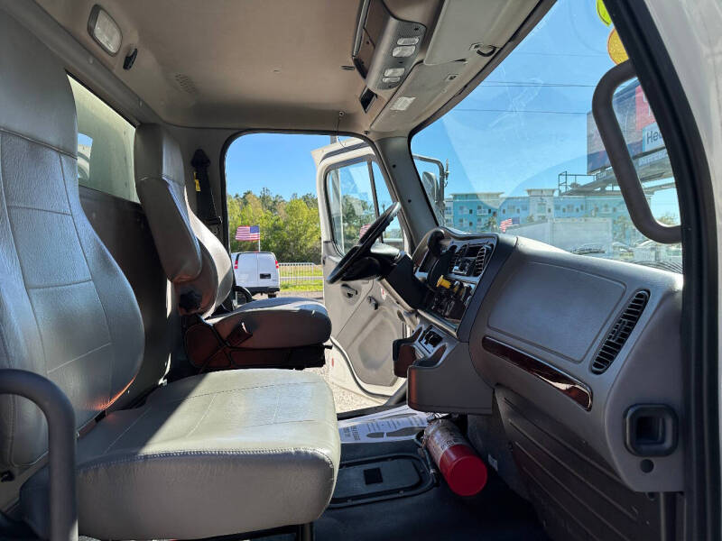 2022 Freightliner M2 106