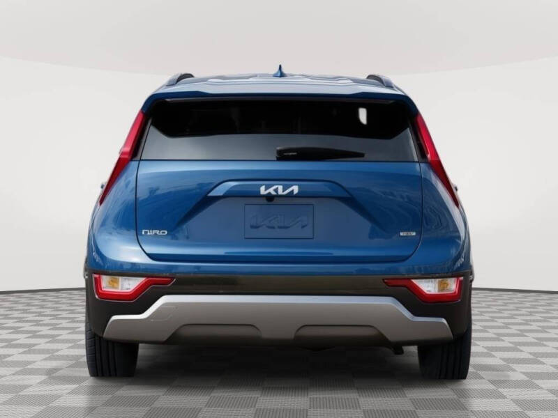 2025 Kia Niro SX