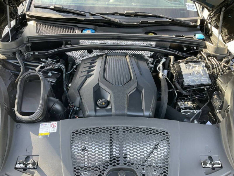 2023 Porsche Macan T