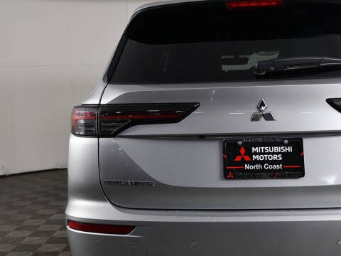 2025 Mitsubishi Outlander SE