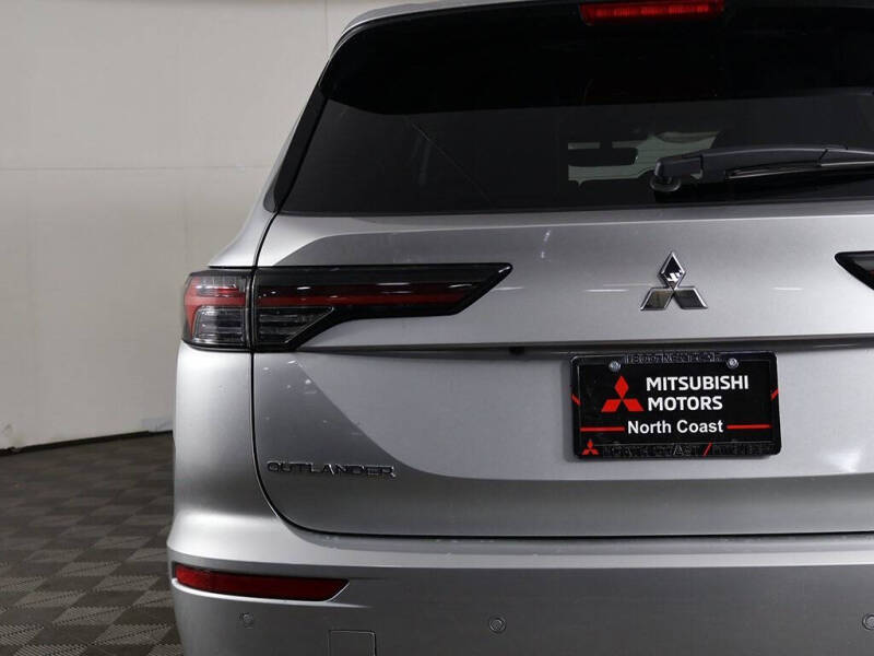 2025 Mitsubishi Outlander SE