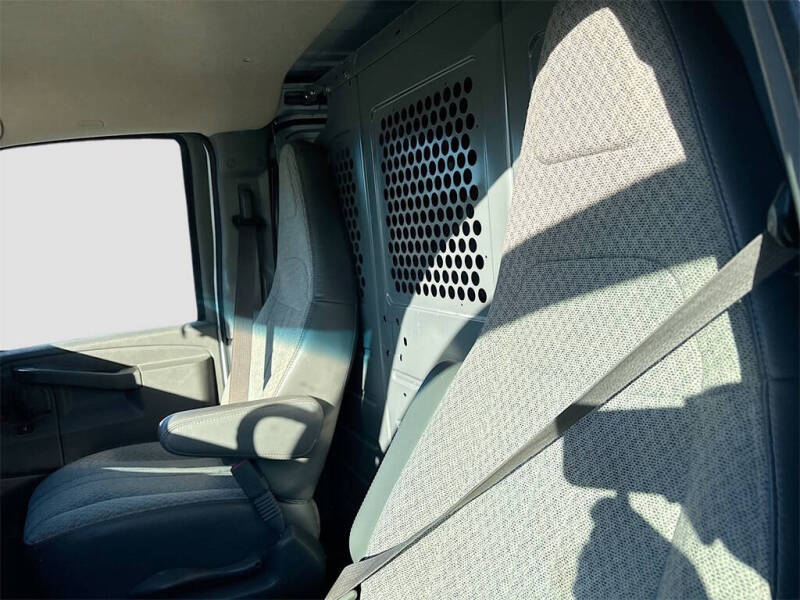 2022 GMC Savana 2500