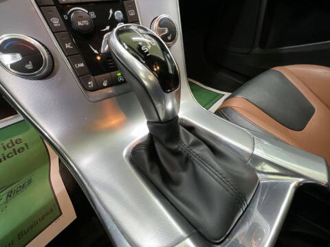 2018 Volvo V60 Cross Country T5 Premier