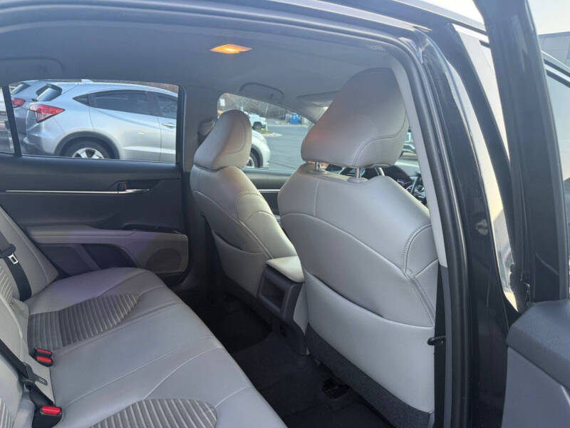 2019 Toyota Camry SE