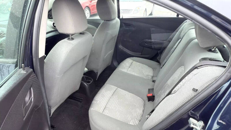 2015 Chevrolet Sonic LS Manual