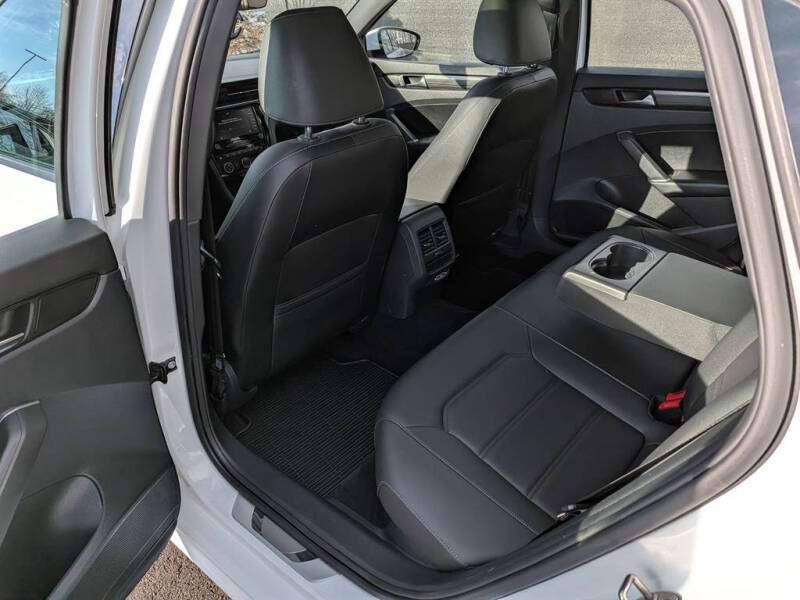 2021 Volkswagen Passat R-Line