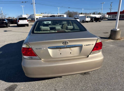 2005 Toyota Camry LE