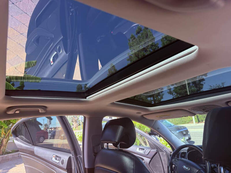 2014 Kia Cadenza Premium