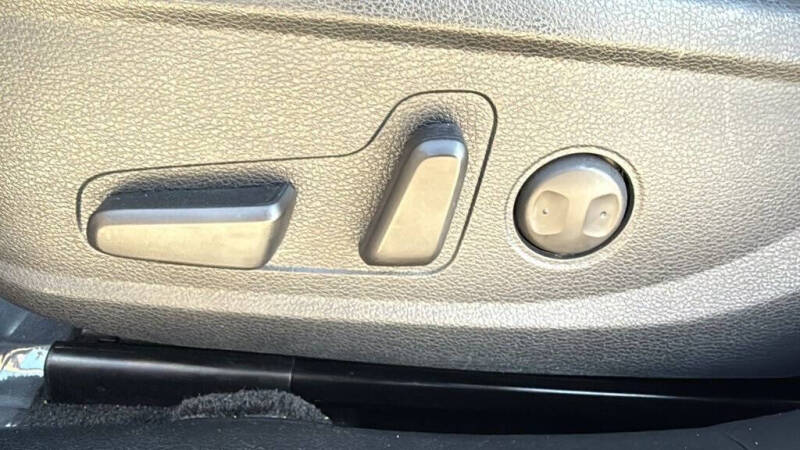 2017 Kia Cadenza Premium