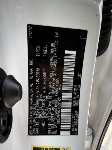 2017 Toyota Highlander SE