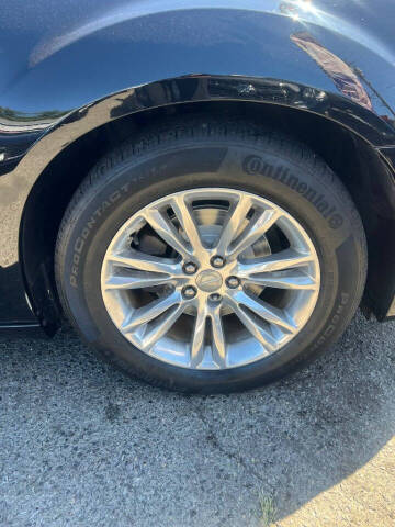 2017 Chrysler 300 Limited