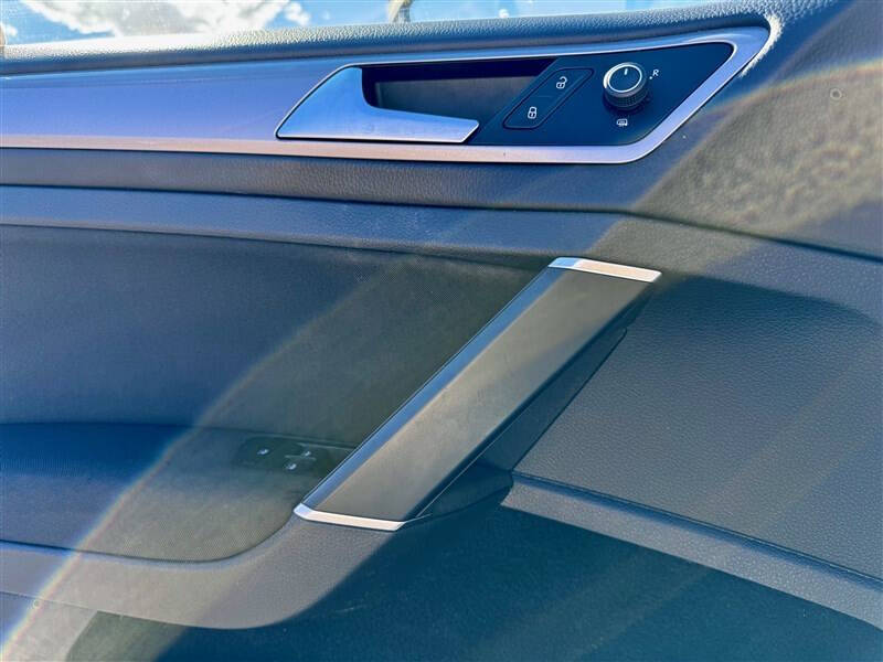 2016 Volkswagen e-Golf SE