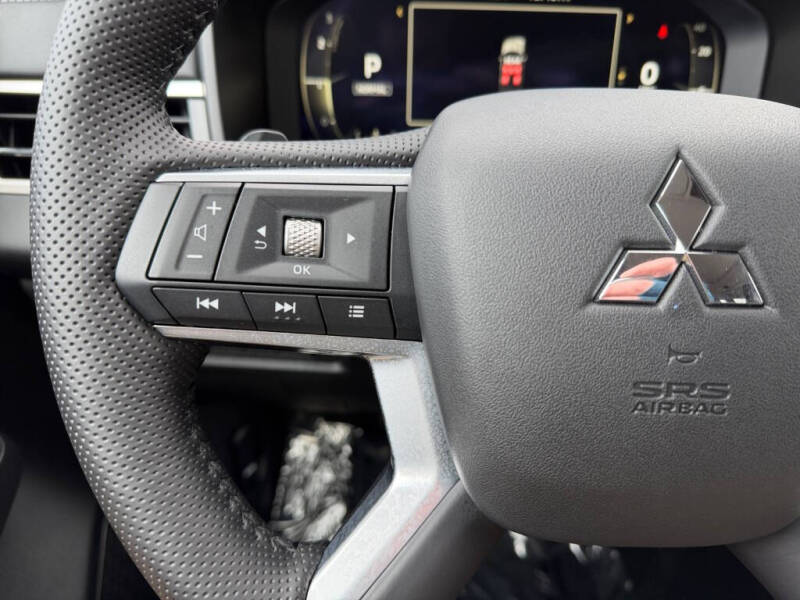 2026 Mitsubishi Outlander SE