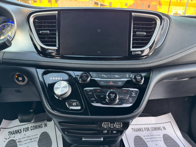 2022 Chrysler Pacifica Touring