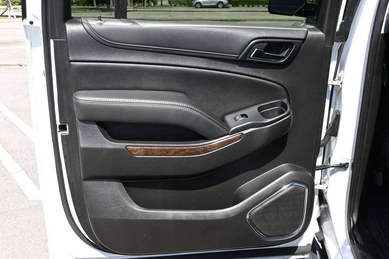 2019 Chevrolet Suburban 10