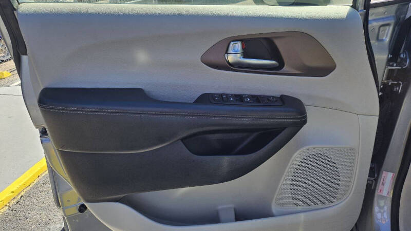 2021 Chrysler Voyager LXi