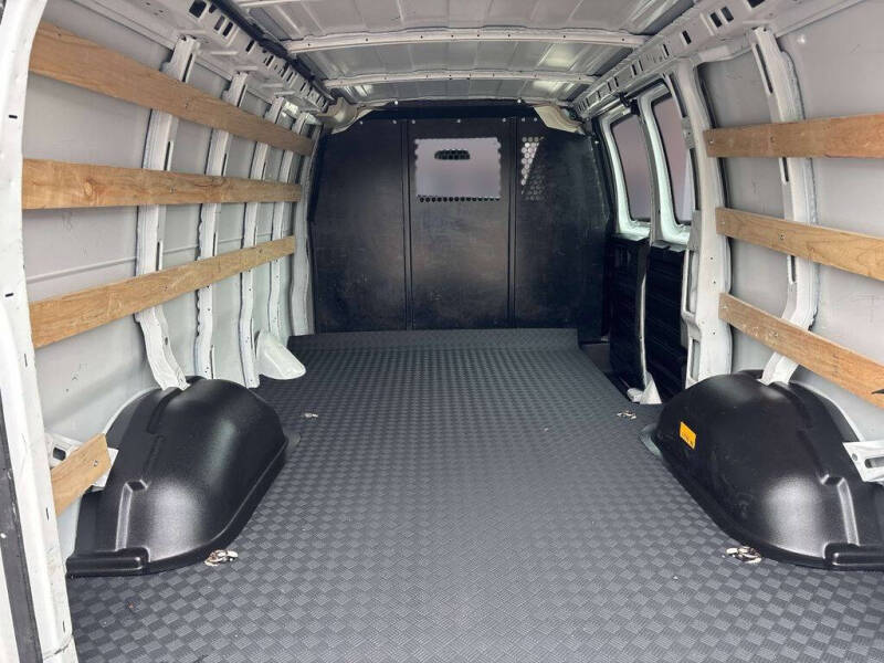 2024 Chevrolet Express 2500