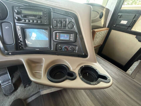 2005 Freightliner XCS Chassis