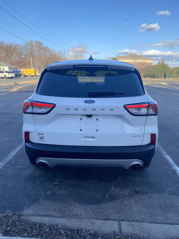 2021 Ford Escape SE