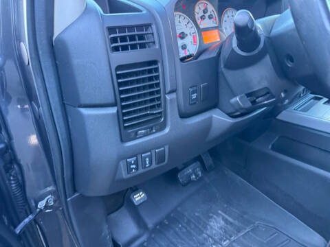 2012 Nissan Titan SV