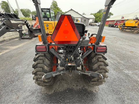 2017 Kubota B2650 Tractor w/ loader