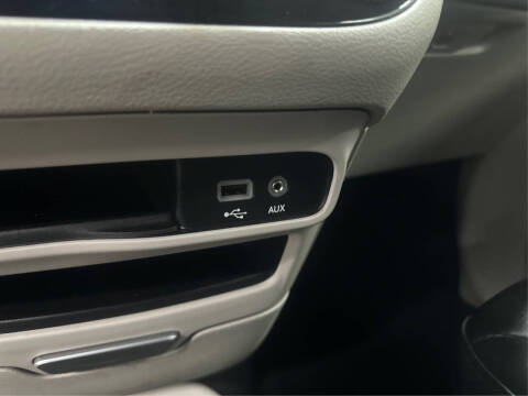 2020 Chrysler Voyager LXi