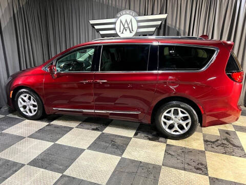 2017 Chrysler Pacifica Touring-L Plus