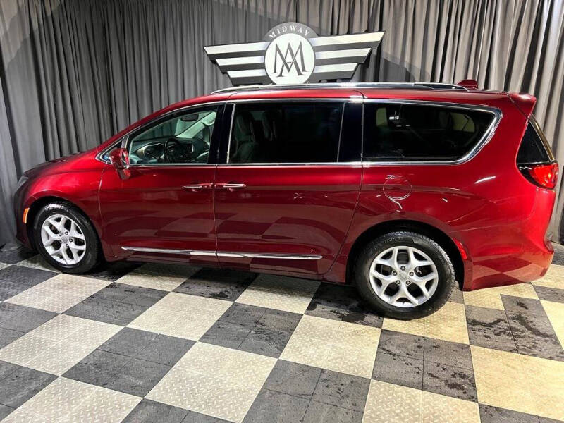 2017 Chrysler Pacifica Touring-L Plus