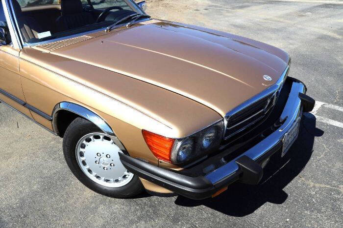 1986 Mercedes-Benz 560-Class 560 SL