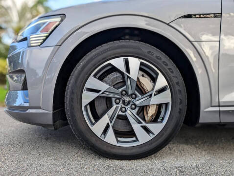 2021 Audi e-tron quattro Premium