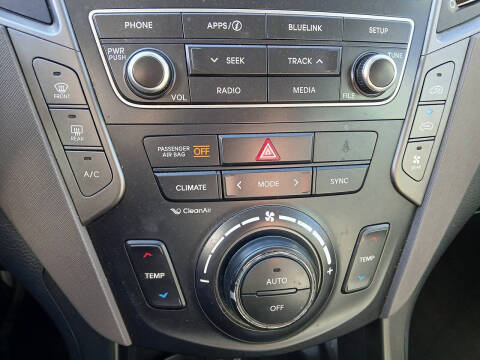 2018 Hyundai Santa Fe SE