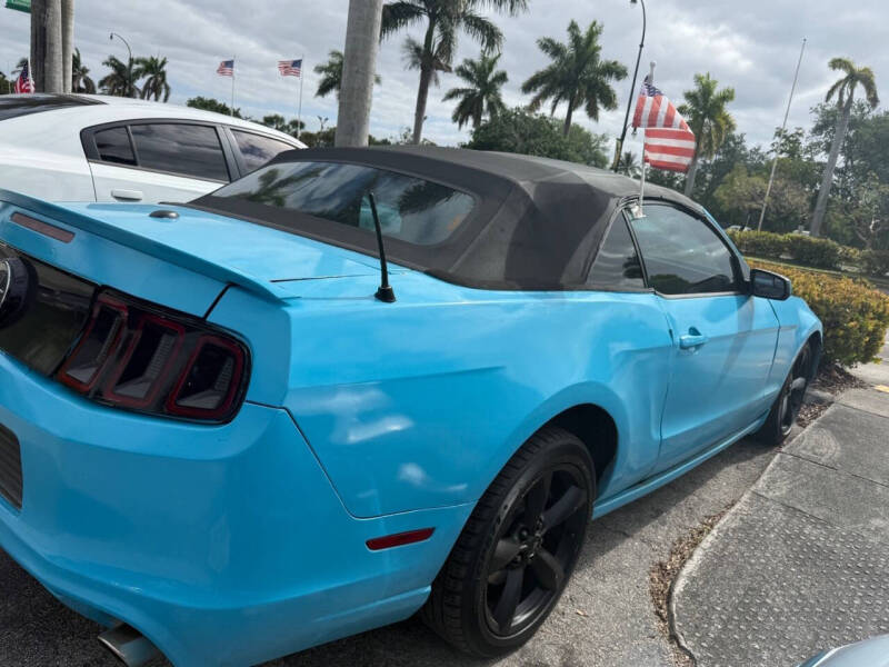 2014 Ford Mustang V6