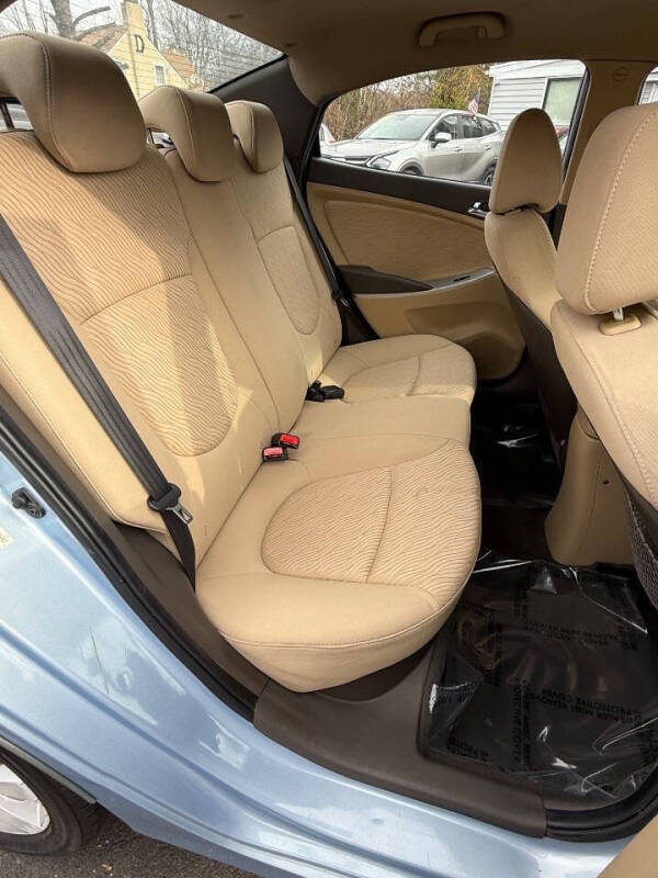 2013 Hyundai Accent GLS