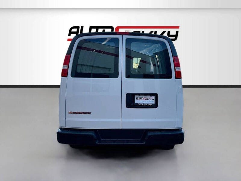 2023 Chevrolet Express 2500