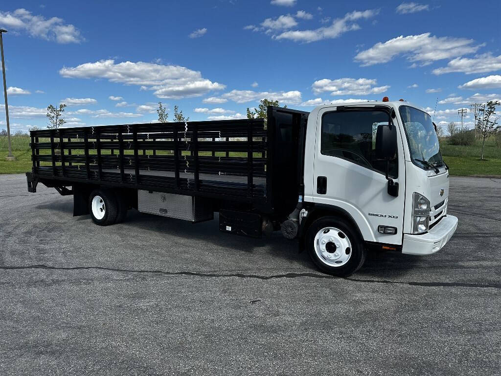 U Chevrolet 5500XD LCF 4X2 2dr 71.0 in. BBC Tilt Cab 109 212