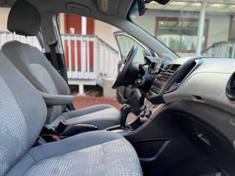 2013 Chevrolet Sonic LS Auto