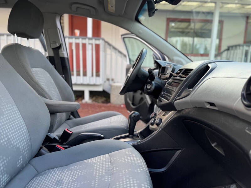 2013 Chevrolet Sonic LS Auto