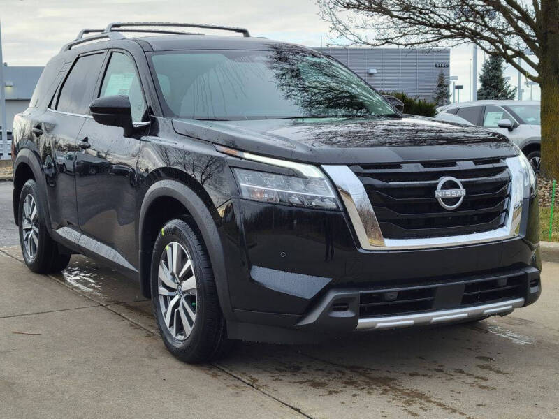 2025 Nissan Pathfinder SL