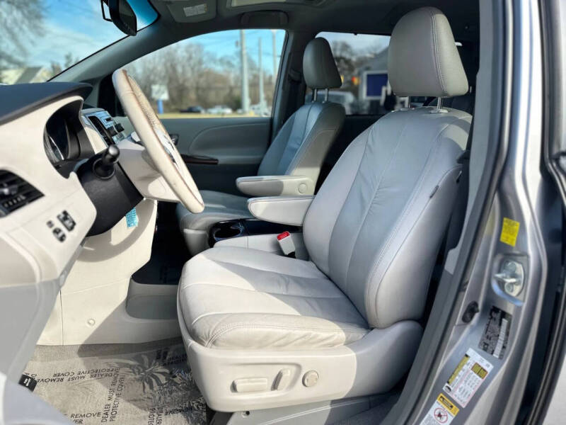 2011 Toyota Sienna