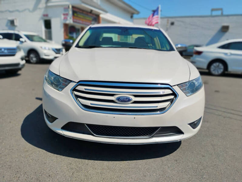 2017 Ford Taurus Limited