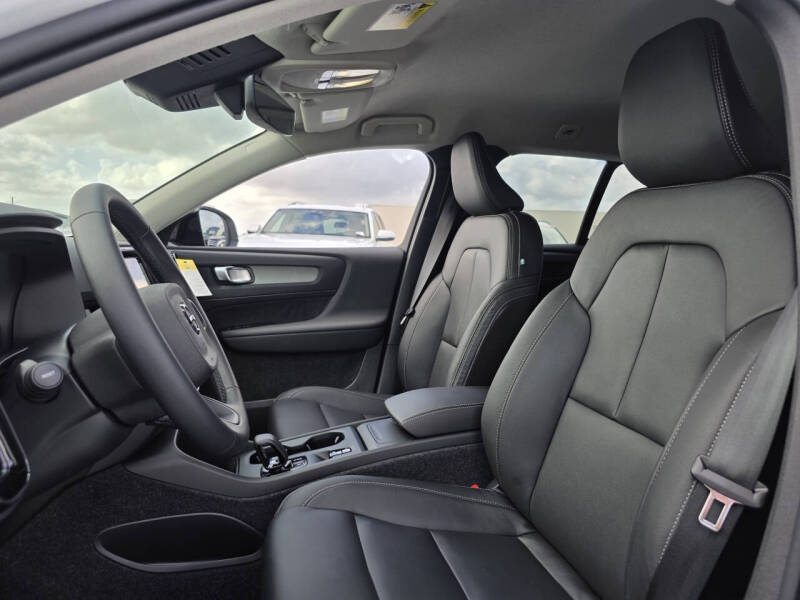 2026 Volvo XC40 B4 Core