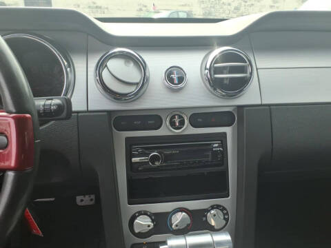 2006 Ford Mustang V6 Standard