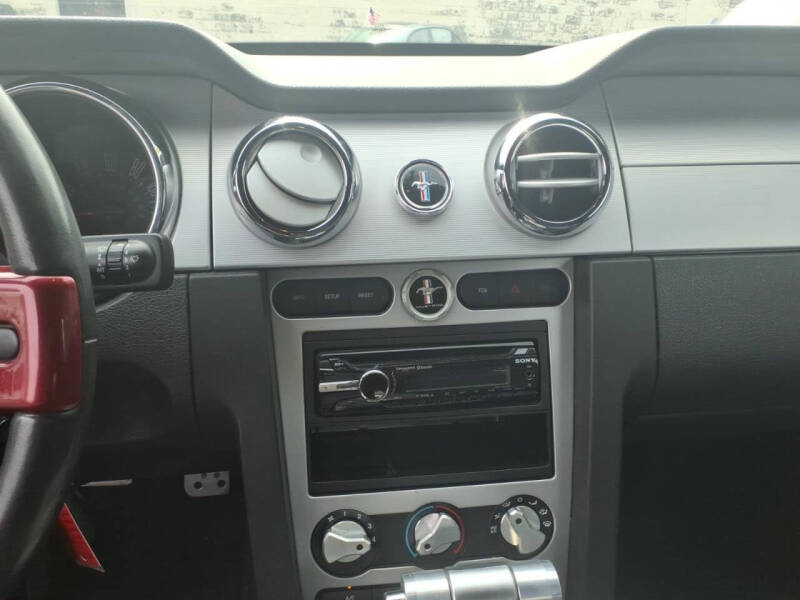 2006 Ford Mustang V6 Standard